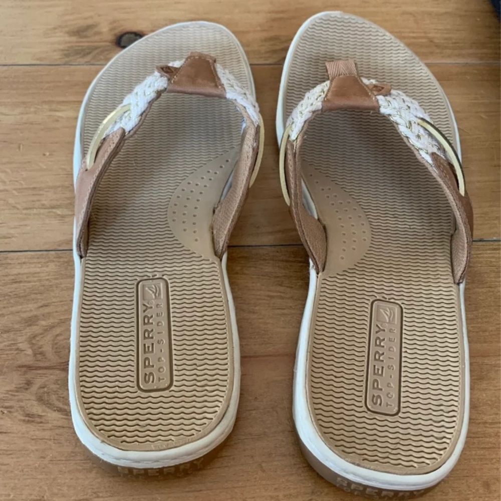 Sperry Top-Sider flip flops worn once. Size 9.